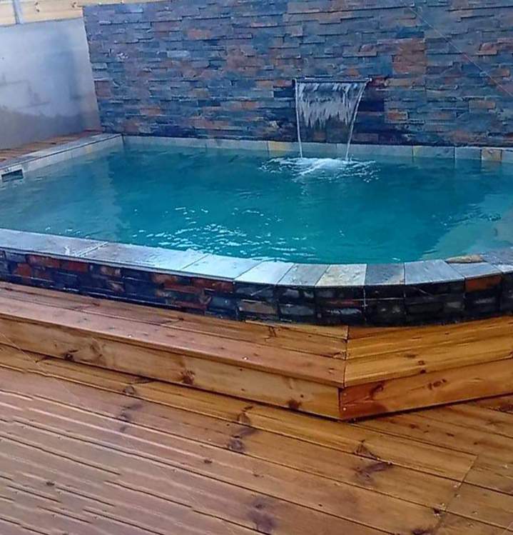 Piscine avec plage en bois La Reunion